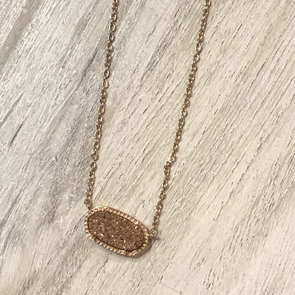 Kendra Scott necklace